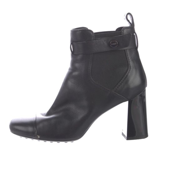 Tod's Shoes - TOD'S Leather Chelsea Boots Size: 6.5 | IT 36.5